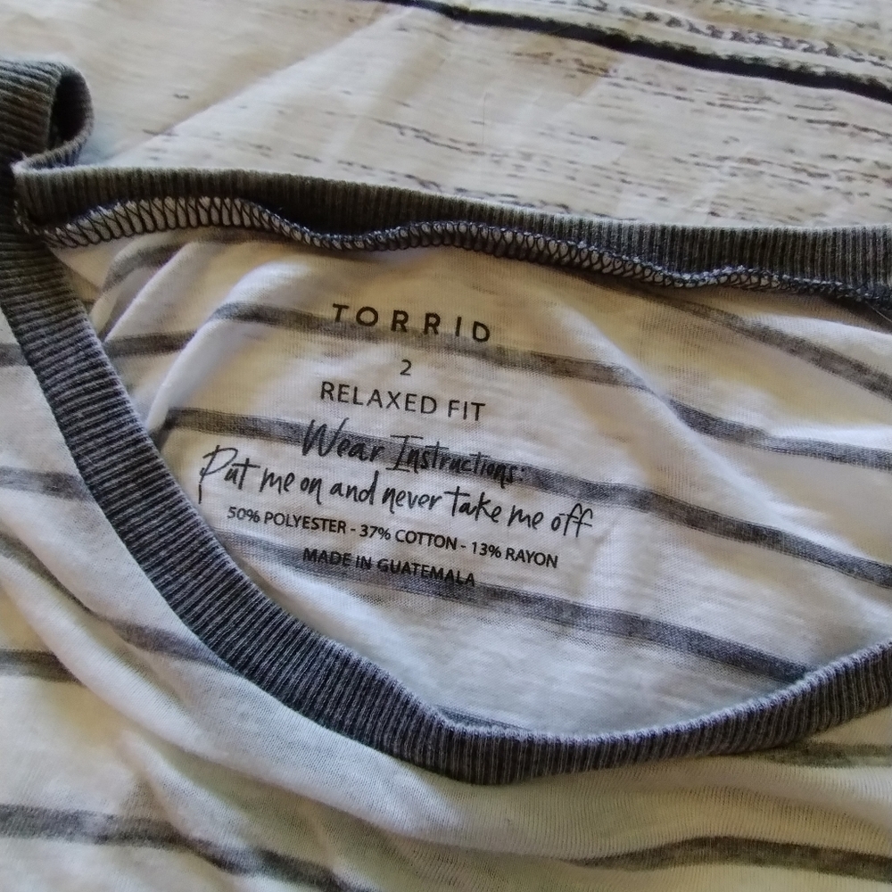 Torrid top - Picture 3 of 3
